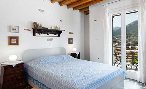 Υπνοδωμάτιο με διπλό κρεβάτι