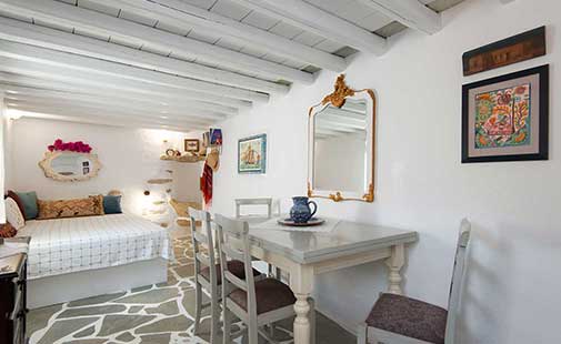 Καθιστικό με τραπέζι φαγητού