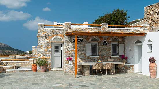 Εξωτερικοί χώροι στην κατοικία Ζέφυρος