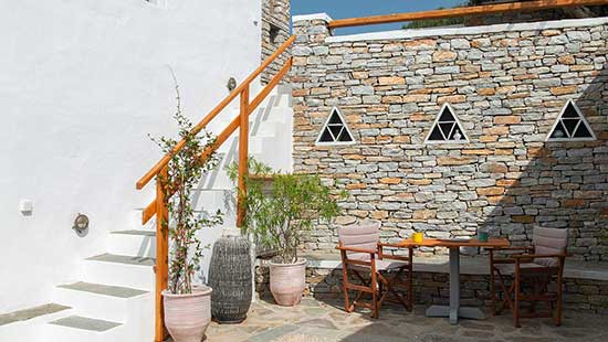 Εξωτερικοί χώροι στην κατοικία Ζέφυρος