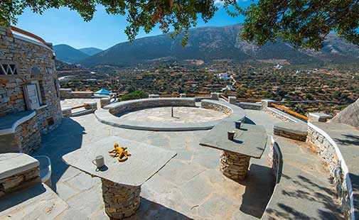 Εξωτερικοί χώροι και αυλές στο Art Houses Sifnos