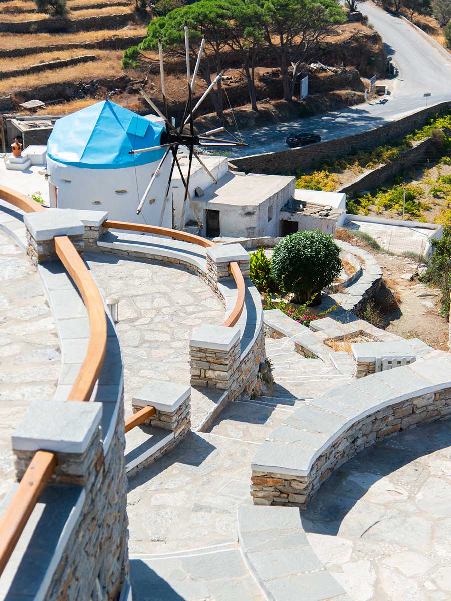 Ο αναπαλαιωμένος ανεμόμυλος στο Art Houses Sifnos